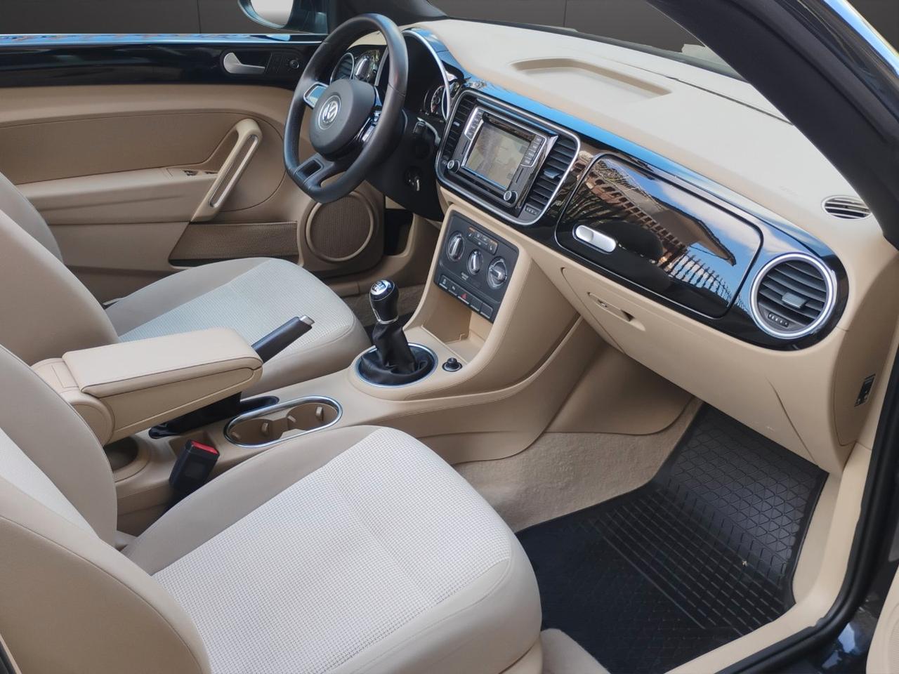 Volkswagen Maggiolino Cabrio 1.2 tsi Design.NAVIGATORE.SEDILI RISCALDATI