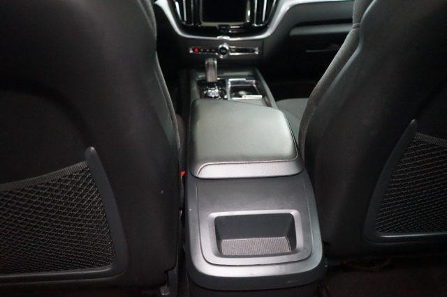 VOLVO XC60 B4 (d) AWD Geartronic Business