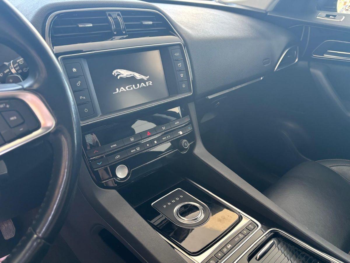 JAGUAR - F-Pace - 2.0d 180 CV AWD aut. Prestige