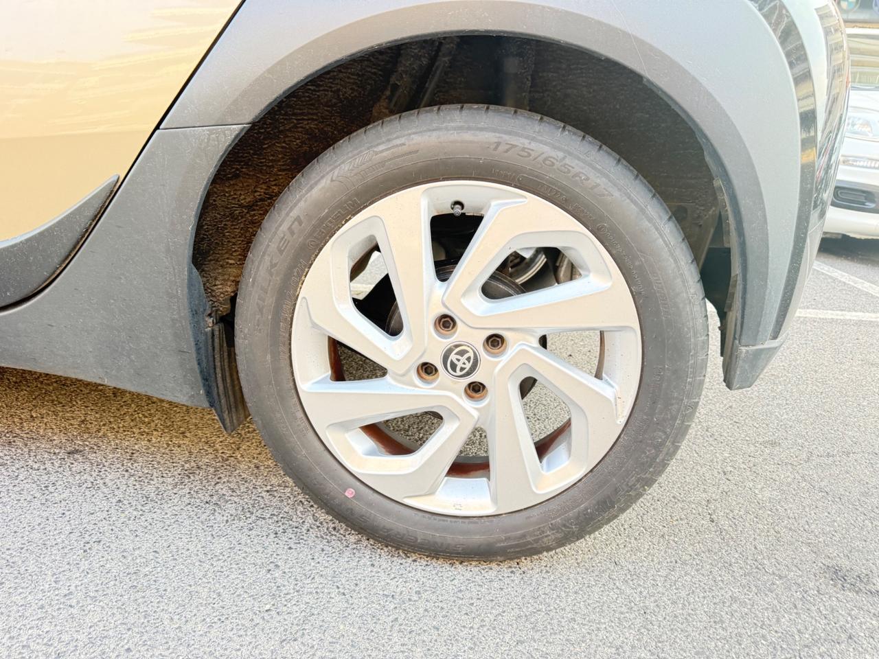 Toyota Aygo X 1.0 VVT-i 72 CV 5 porte Lounge Air S-CVT LED NAVI KAMERA CERCHI 16 PDC BLUETOOTH