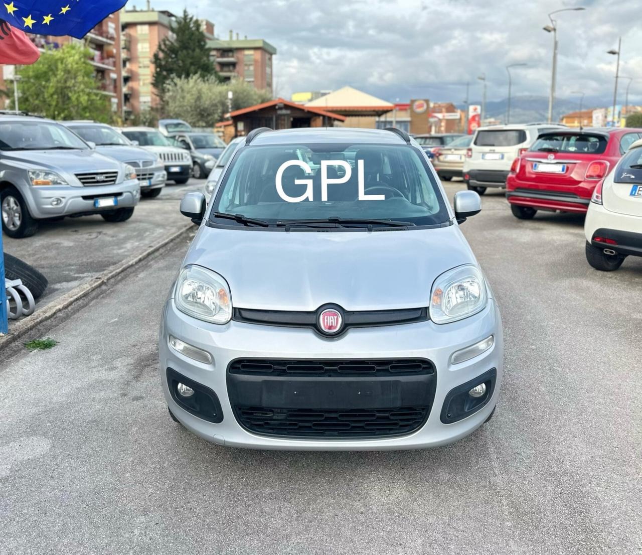 Fiat Panda 1.2 EasyPower GPL Lounge 5 posti con gancio traino estraibile