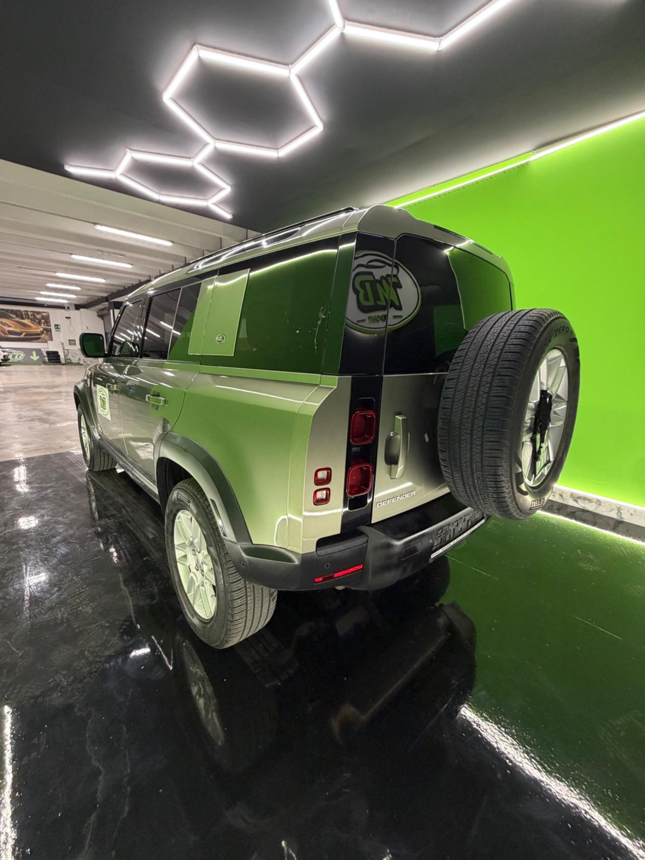 Land Rover Defender 110 2.0 Si4 PHEV 404 CV AWD Auto