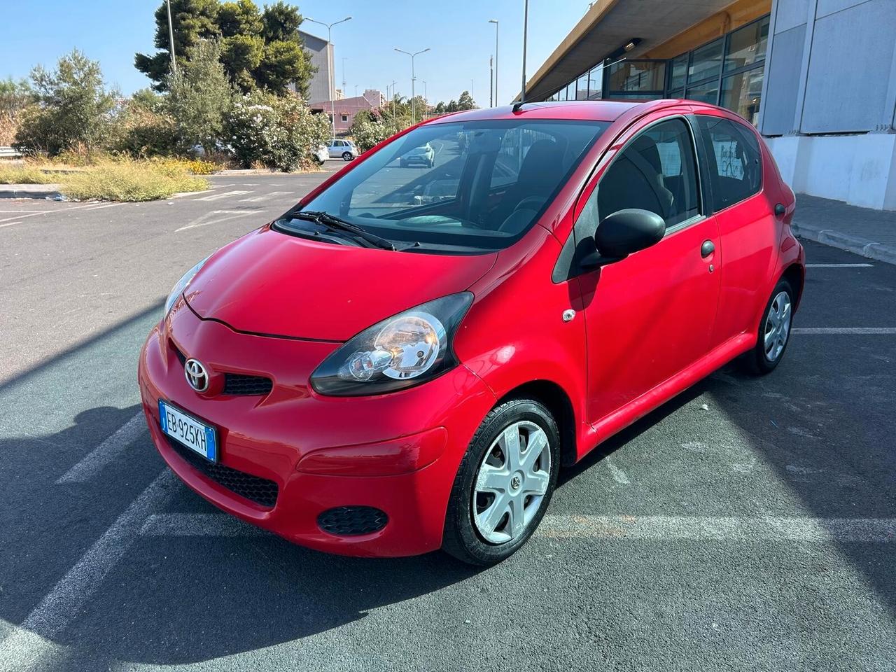 TOYOTA AYGO 1.0 BENZINA – 5 PORTE – SOLO 47.000 KM – CONDIZIONI DA VETRINA!