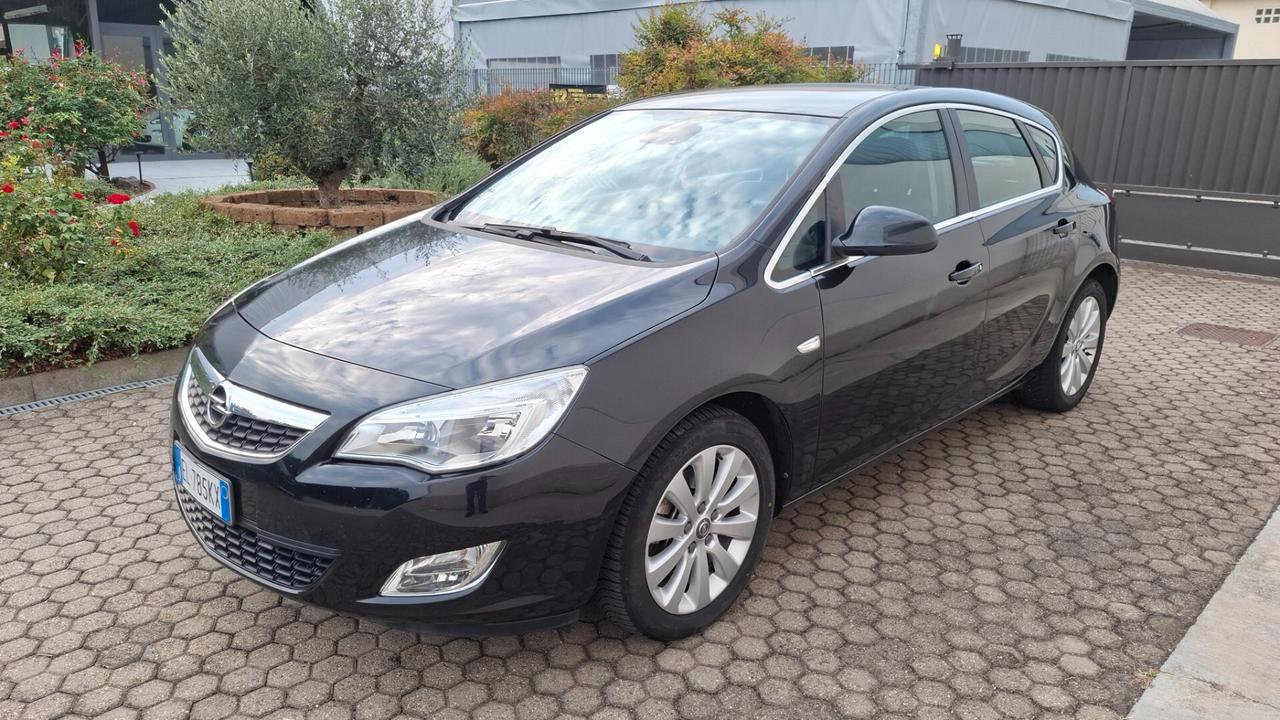 Opel Astra 1.7 CDTI 110CV EcoFLEX S&S 5 porte Cosmo
