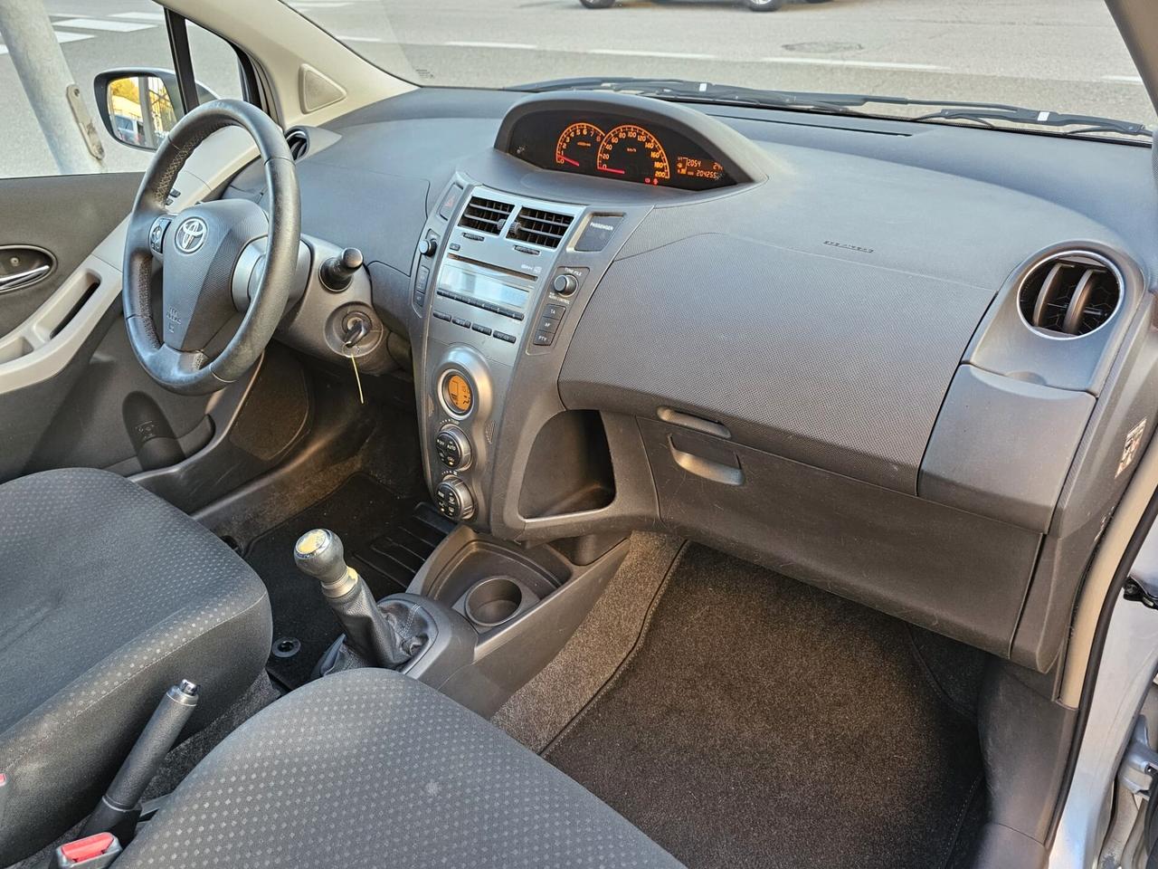 Toyota Yaris 1.0 69cv 5 Porte Sol*Pdc*Neopatentati*
