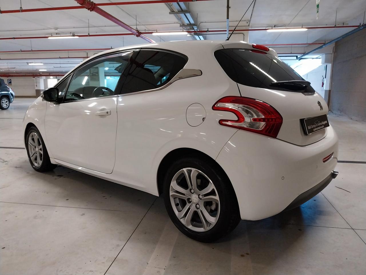Peugeot 208 1.6 e-HDi 92 CV 3 porte Allure - ok neopatentati