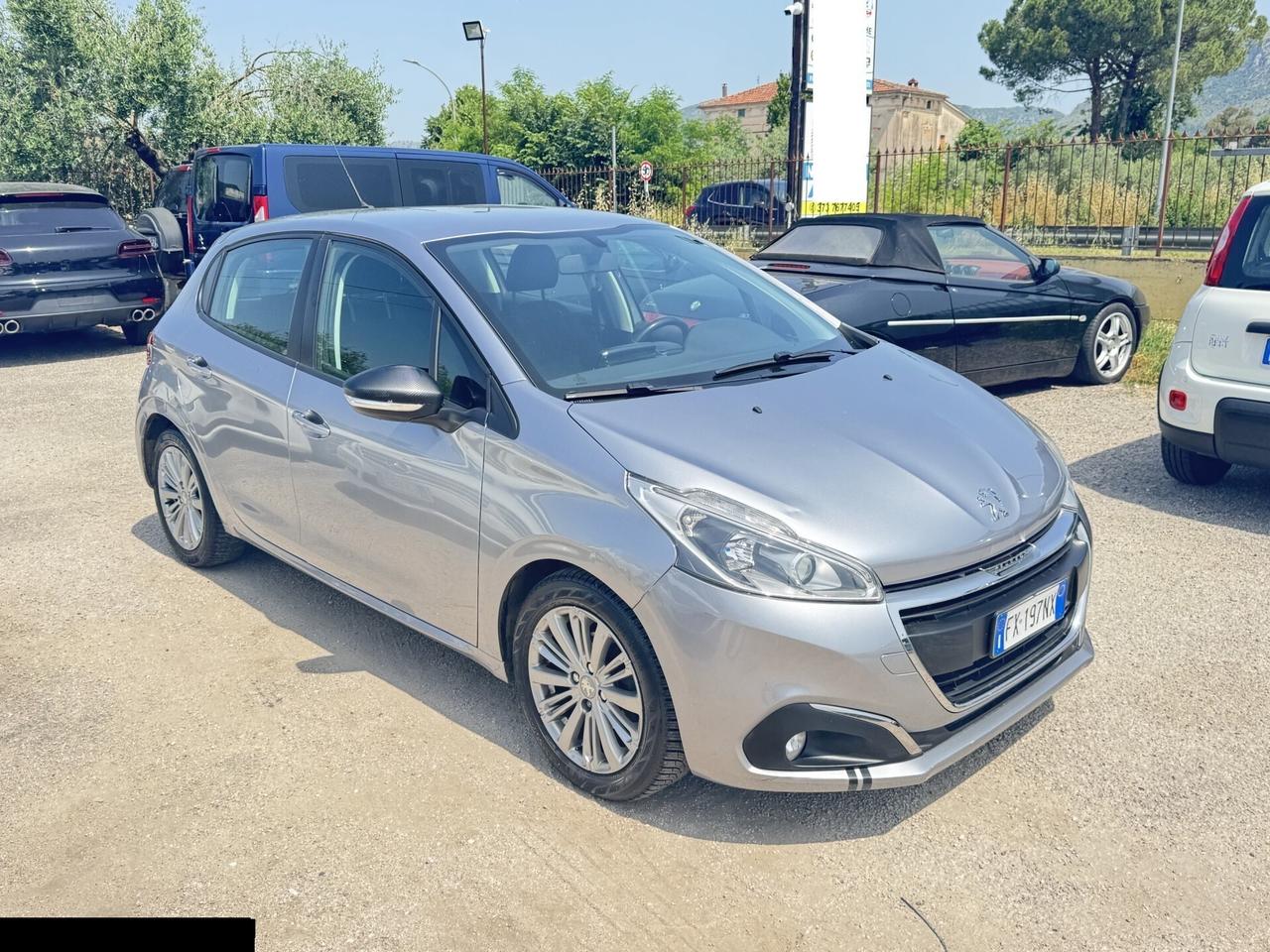 PEUGEOT 208 1.2 BENZINA ADATTA NEOPATENTATI