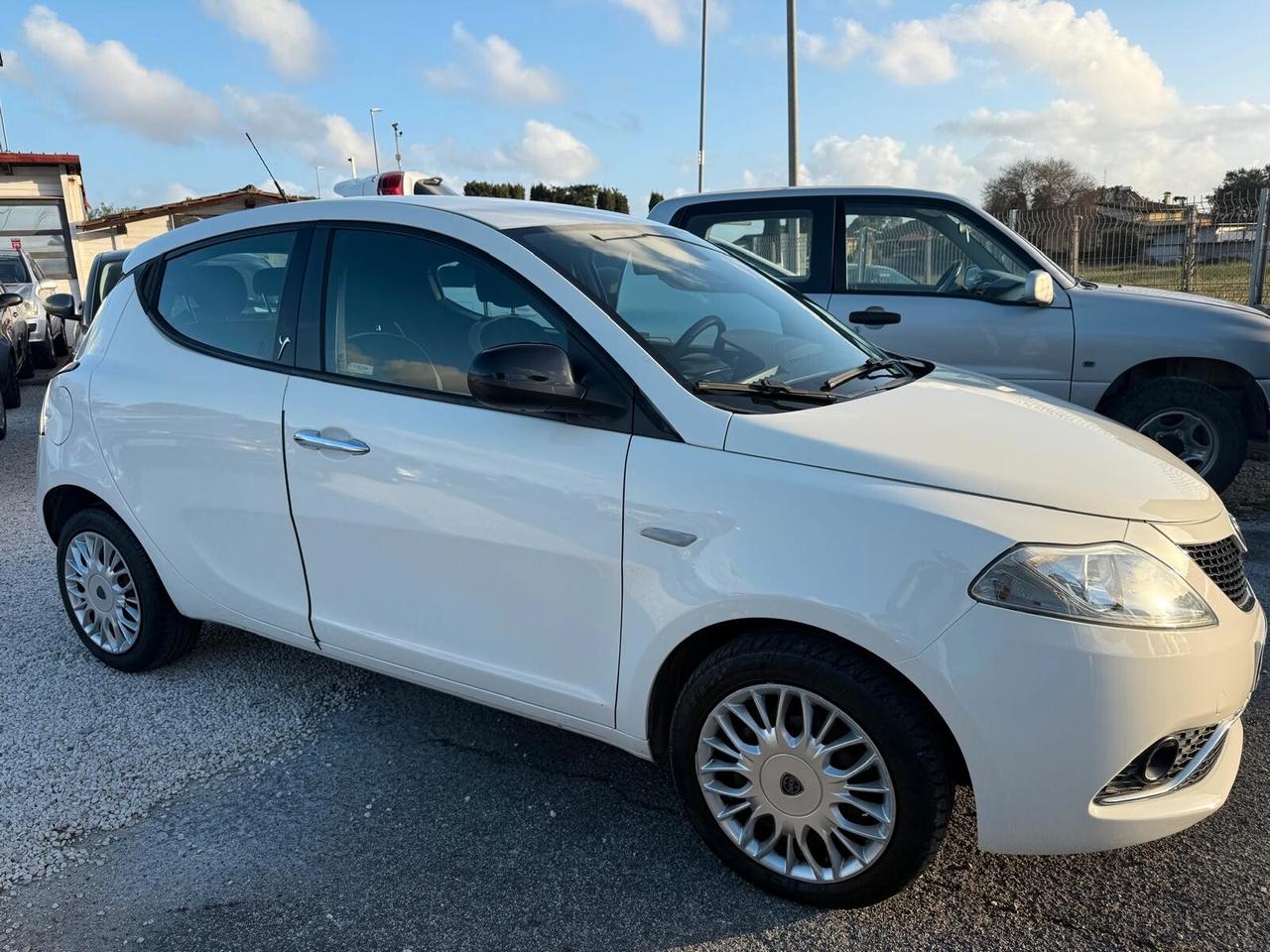 Lancia Ypsilon 1.3 MJT 16V 95 CV 5 porte S&S Gold