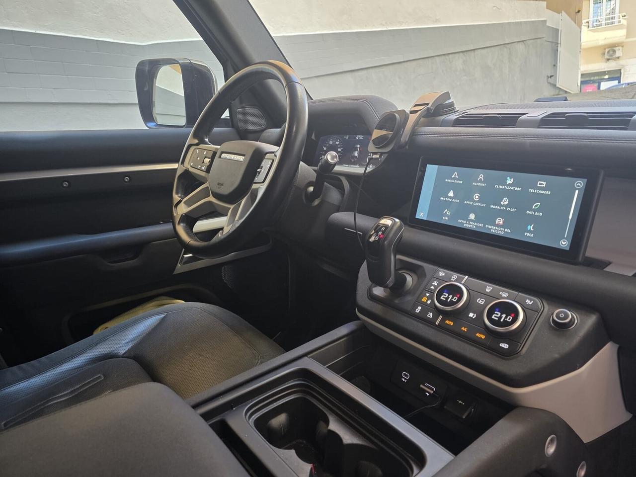 LAND ROVER DEFENDER 7 POSTI - 12 MESI DI GARANZIA