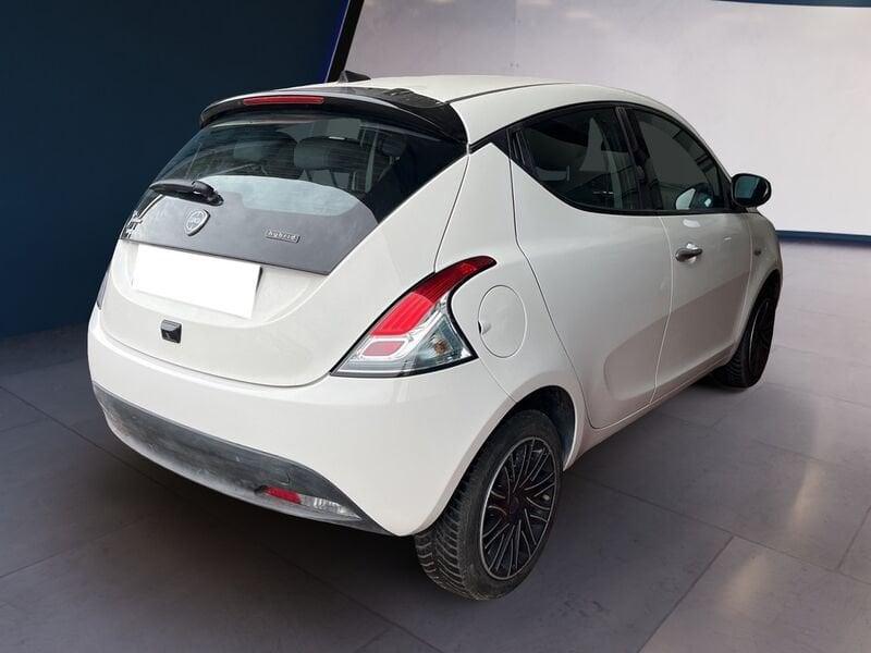Lancia Ypsilon III 2021 1.0 firefly hybrid Gold Plus s&s 70cv 5p.ti