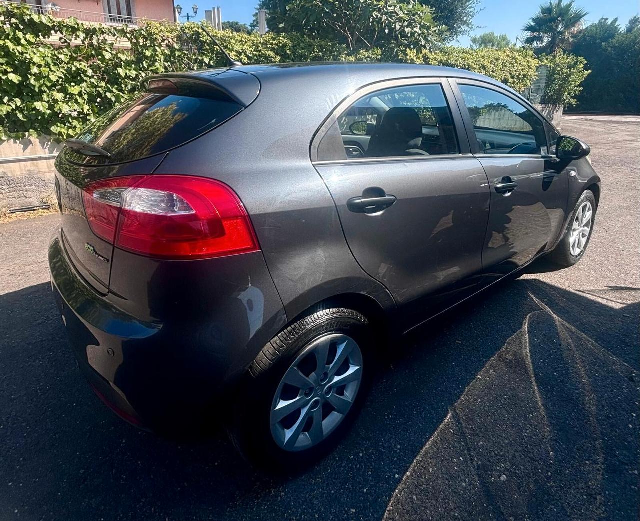 Kia Rio 1.1 CRDi WGT 5p. EX