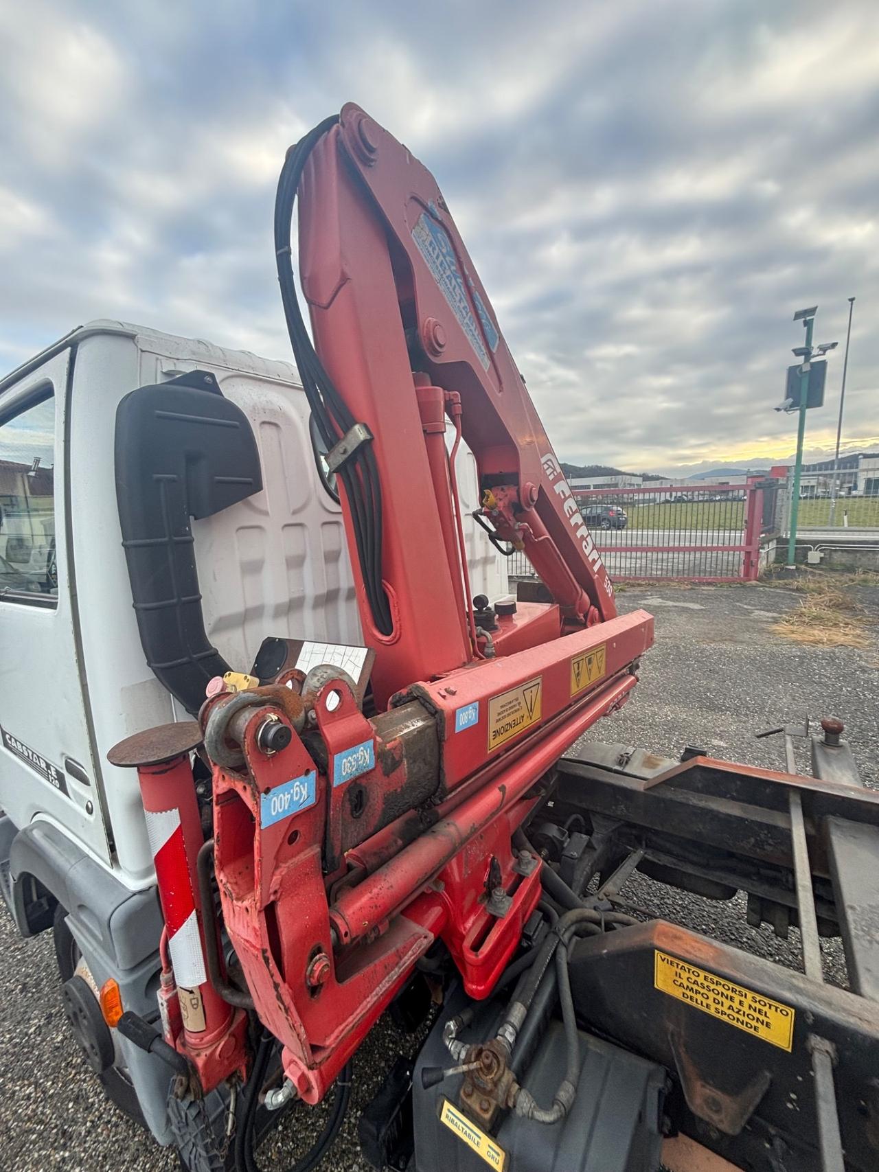 231 cabstar nissan del 2004 in saldo