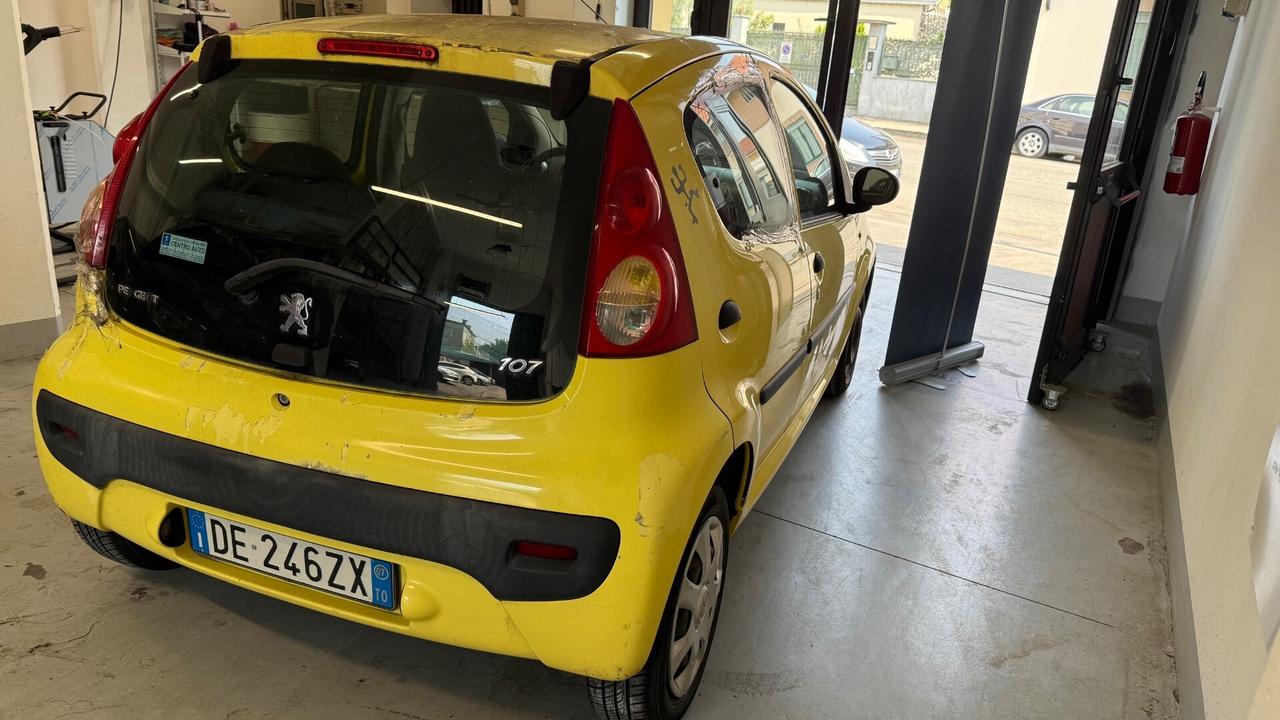 Peugeot 107 1.0 68CV 5p. Plaisir
