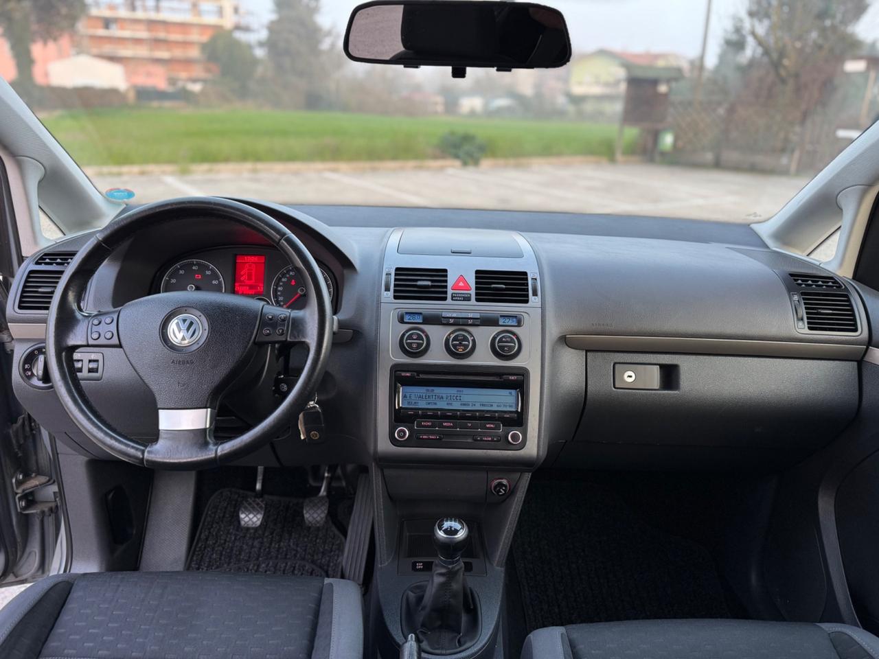 Volkswagen Touran 2.0 Highline Ecofuel 7 POSTI