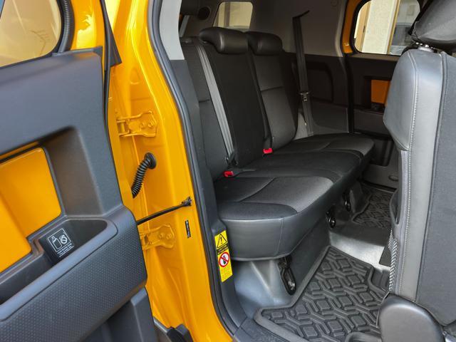 TOYOTA Land Cruiser FJ