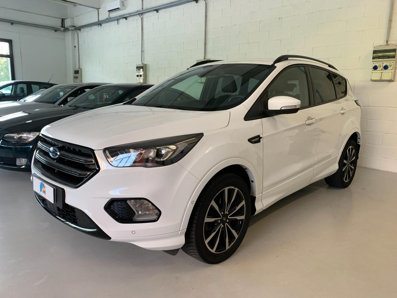 Ford Kuga 1.5 TDCI 120 CV S&S 2WD ST-Line