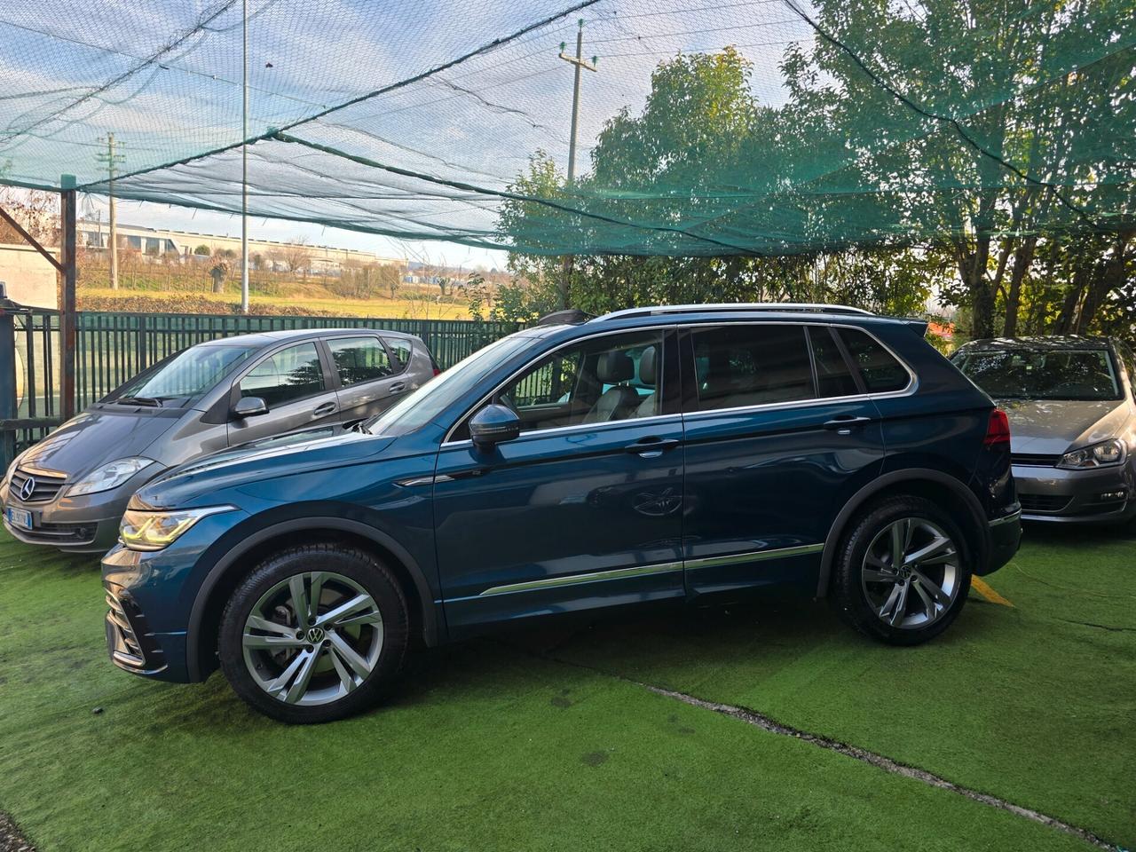 Vw Tiguan 2.0 TDI 200CV 4x4 R.line tetto apribile-2021