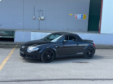 Audi TT 3.2 V6 Roadster Quattro Cabrio