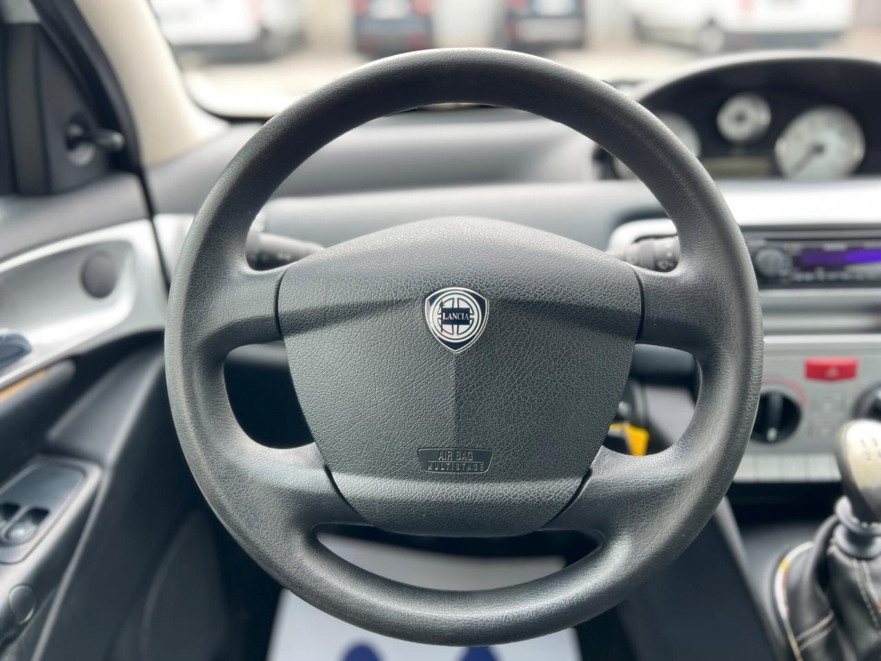 Lancia Ypsilon 1.2 Argento