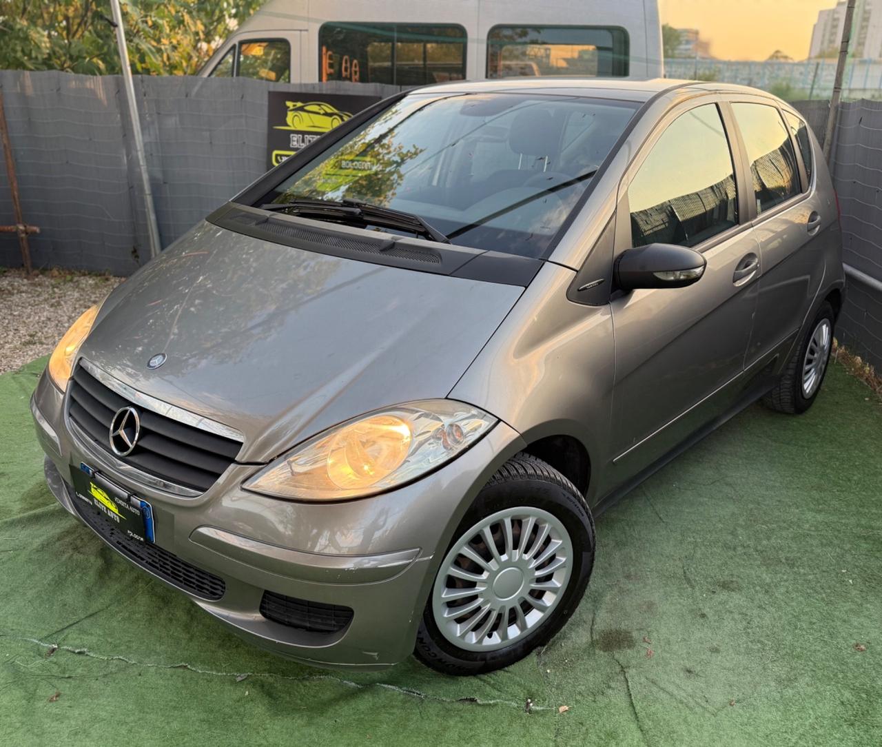 Mercedes CLASSE A 150 BENZINA NEOPATENTATI