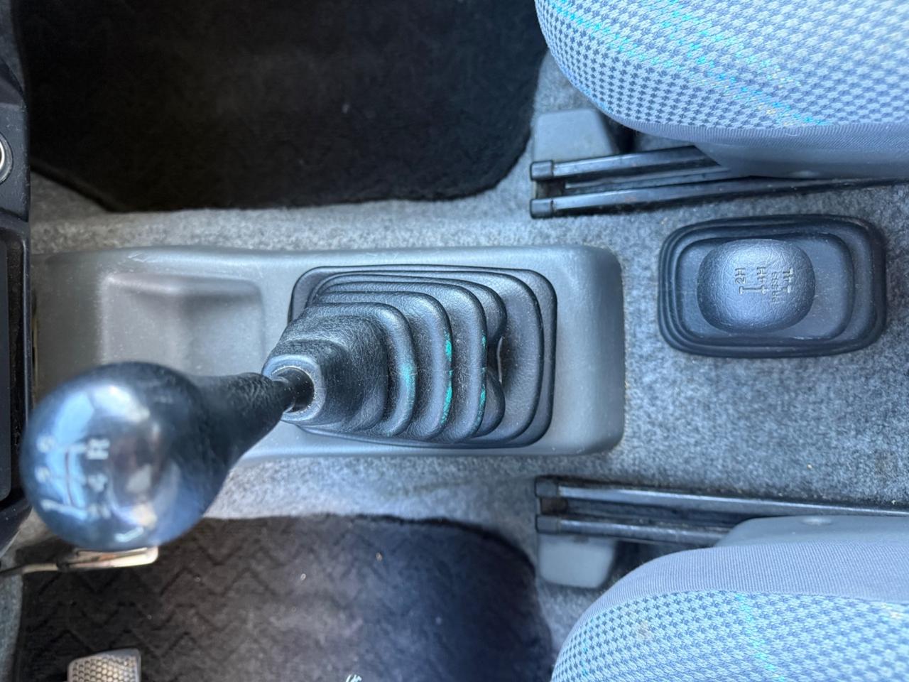 Suzuki Jimny - 1.3i 4WD JLX