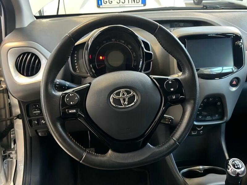 Toyota Aygo Aygo Connect 1.0 VVT-i 72 CV 5 porte x-play