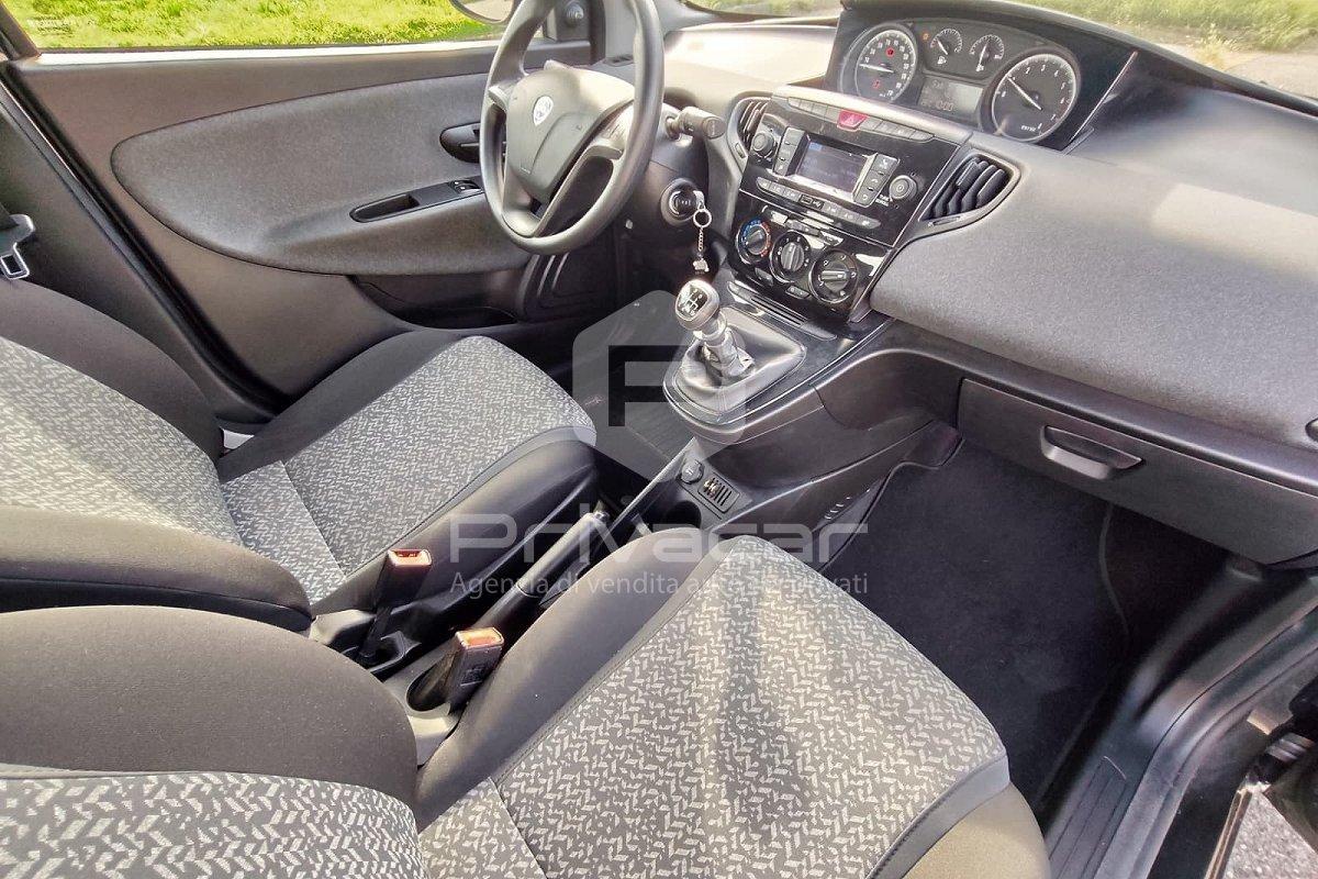 LANCIA Ypsilon 1.0 FireFly 5 porte S&S Hybrid Ecochic Silver