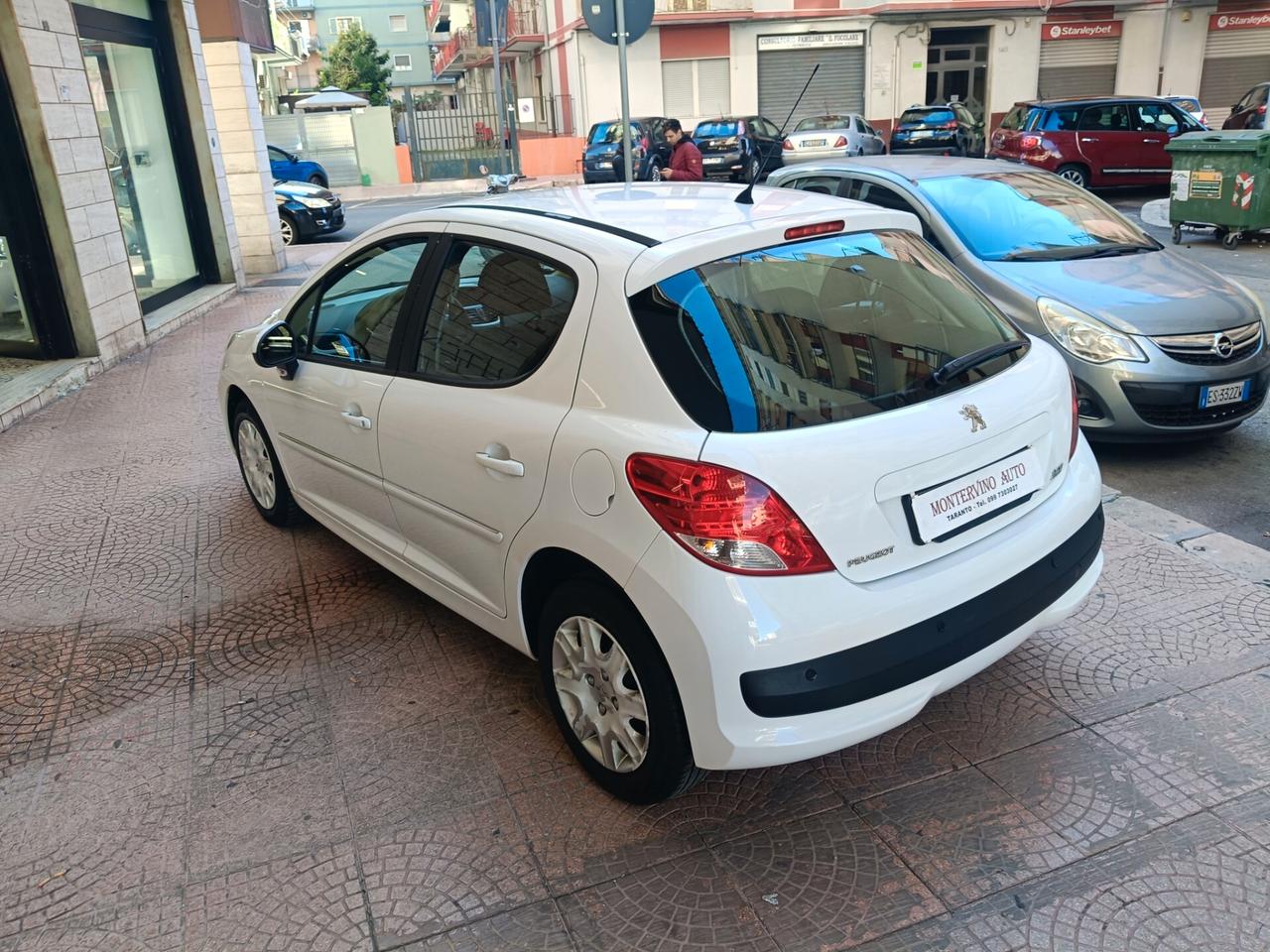 PEUGEOT 207 1.4 DIESEL 70CV-NEOPATENTATI-Euro 4790