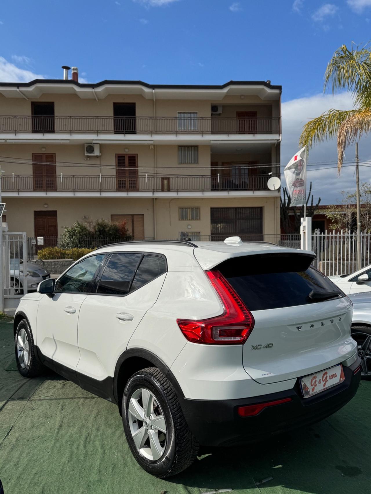Volvo XC40 D3 AWD Geartronic Momentum Pro