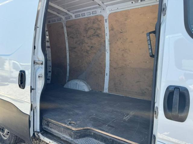 IVECO Daily 35S12V 2.3 HPT PM-SL-TM Furgone