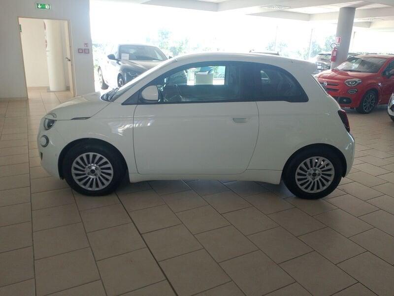 FIAT 500 Bev Hatchback My24 500e -320 Berlina