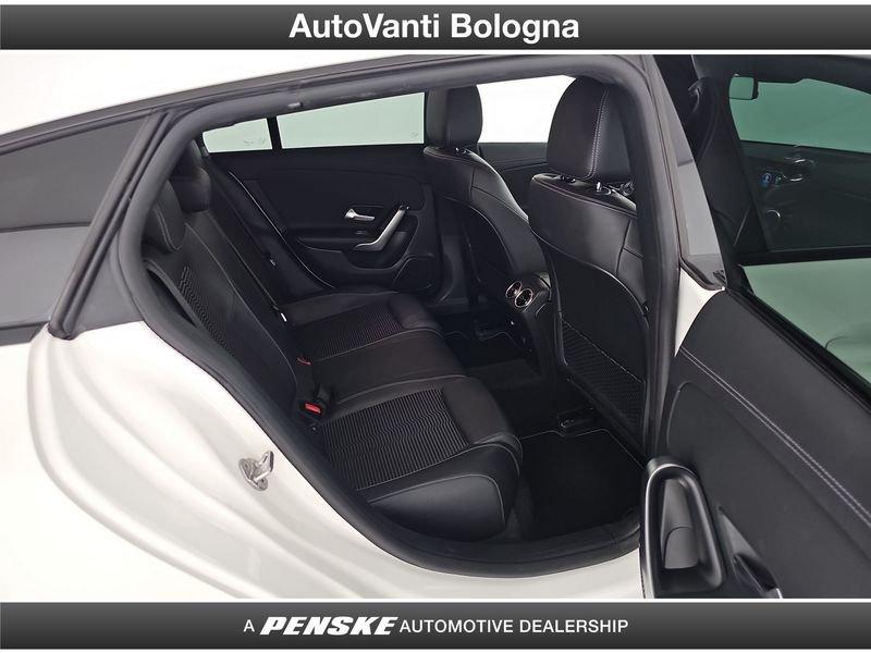 Mercedes-Benz CLA CLA Shooting Brake 180 d Night edition auto
