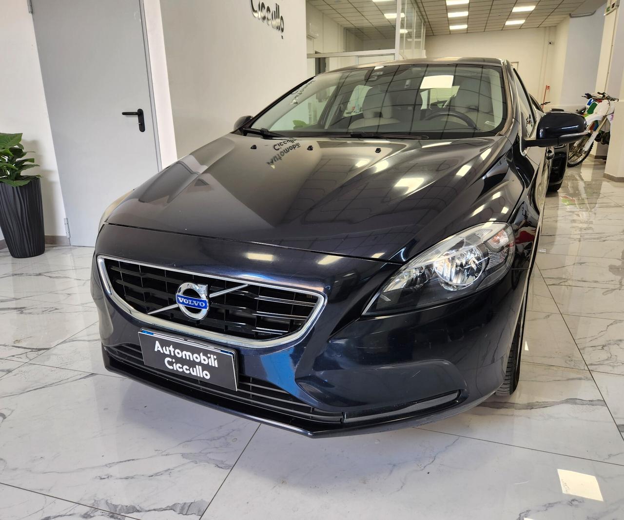 Volvo V40 D4 Geartronic R-design Kinetic