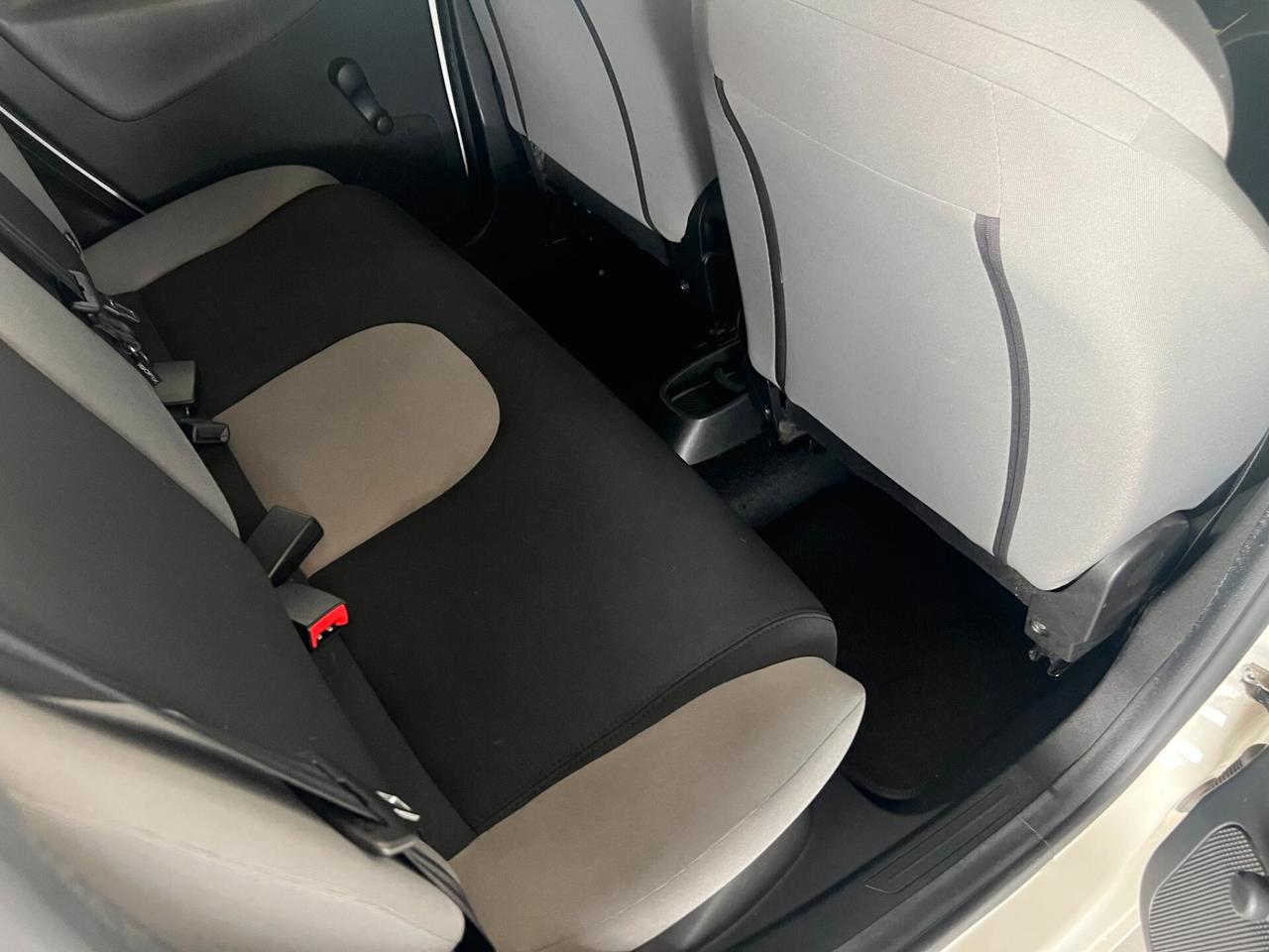 Lancia Ypsilon 1.2 69 CV 5 porte Gold KM 76.638 OK NEOPATENTATI