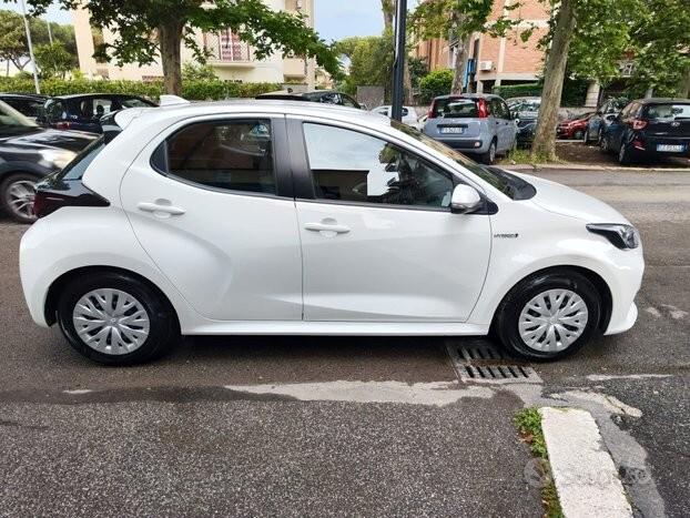 Toyota Yaris 1.5 Hybrid 5 porte Business