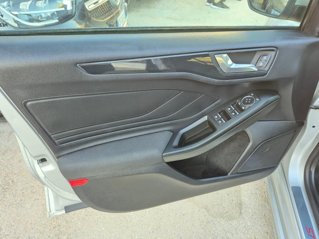 Ford Focus ST-LINE 1.5 EcoBlue 120CV