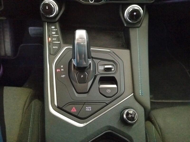 LYNK&CO 01 01 PHEV