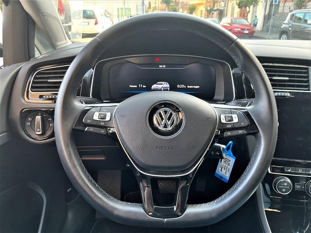 Volkswagen Golf 1.6 Executive DSG 115CV BMT