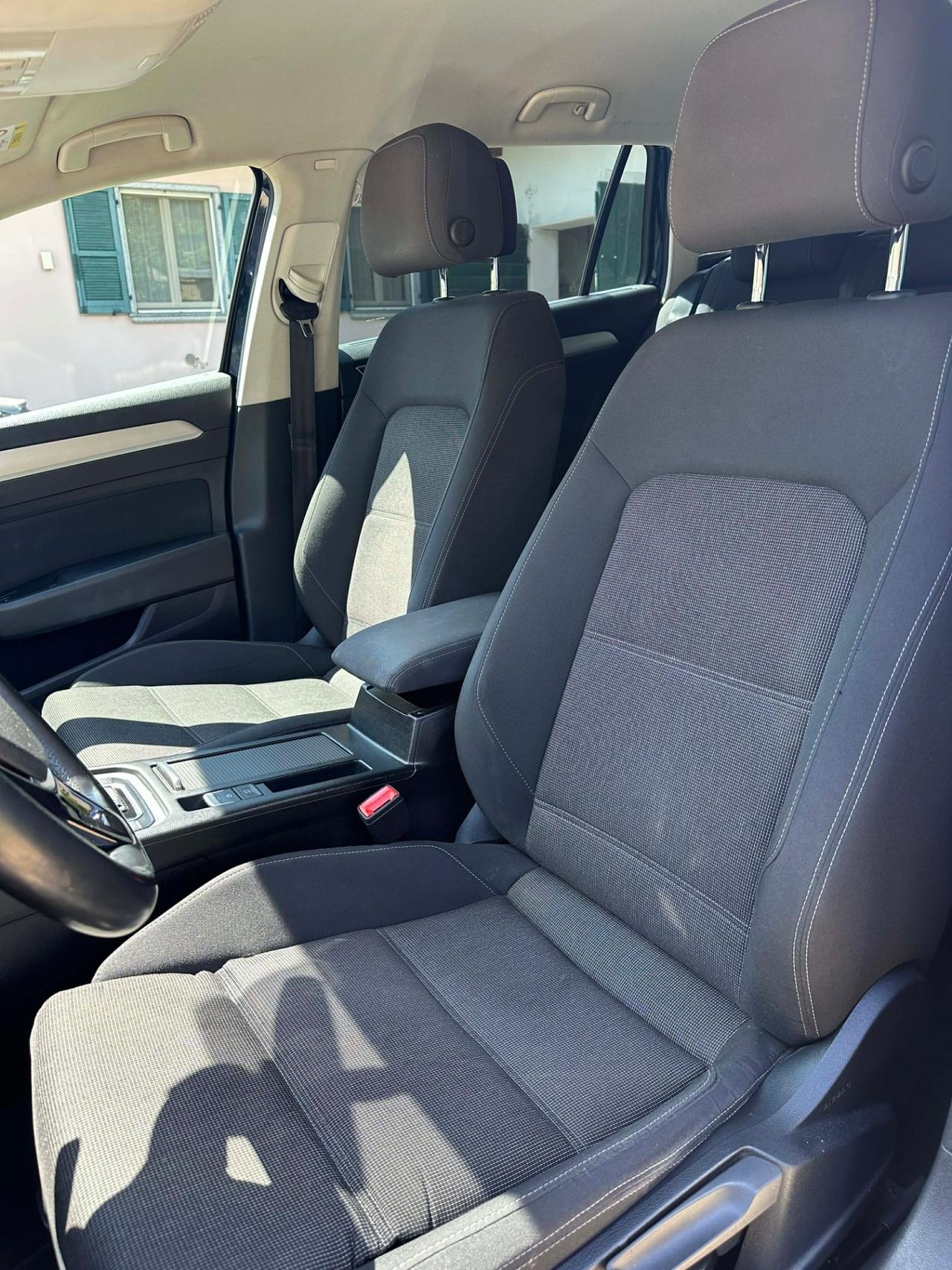 Volkswagen PASSAT VARIANT 1.6 TDI DSG BLUEMOTION.