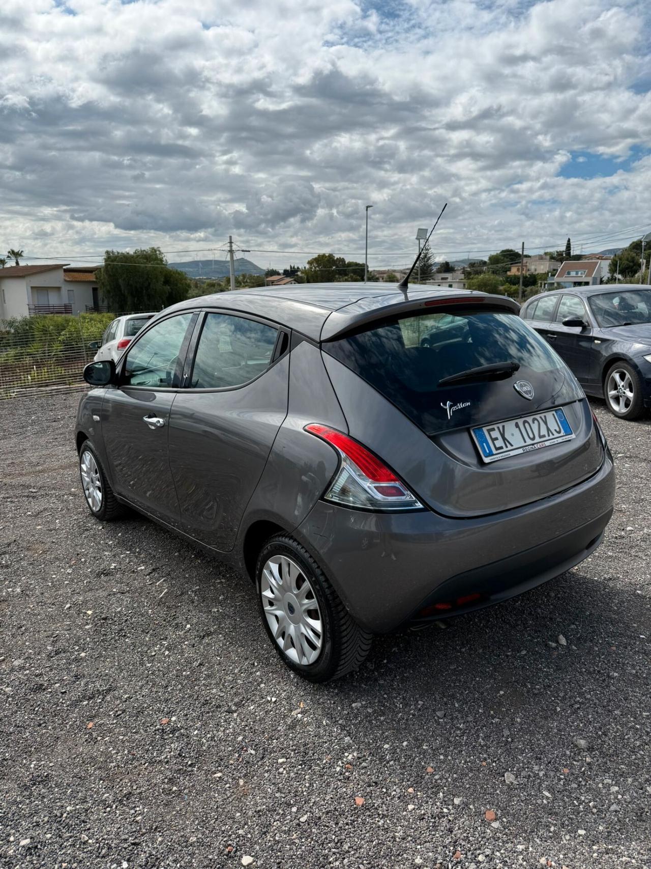 Lancia Ypsilon 1.2 69 CV 5 porte S&S Platinum
