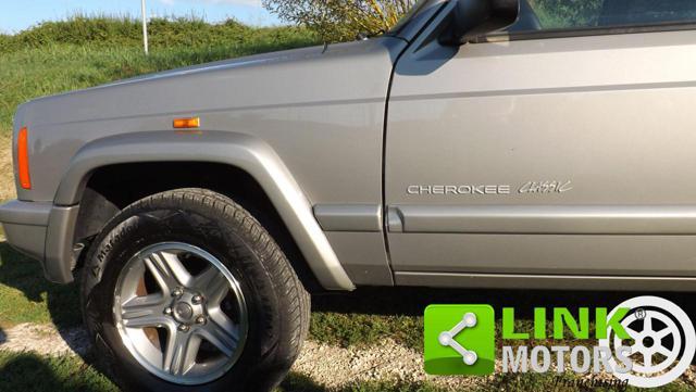 JEEP Cherokee Classic 2.5 TD 4 x4 ben tenuto