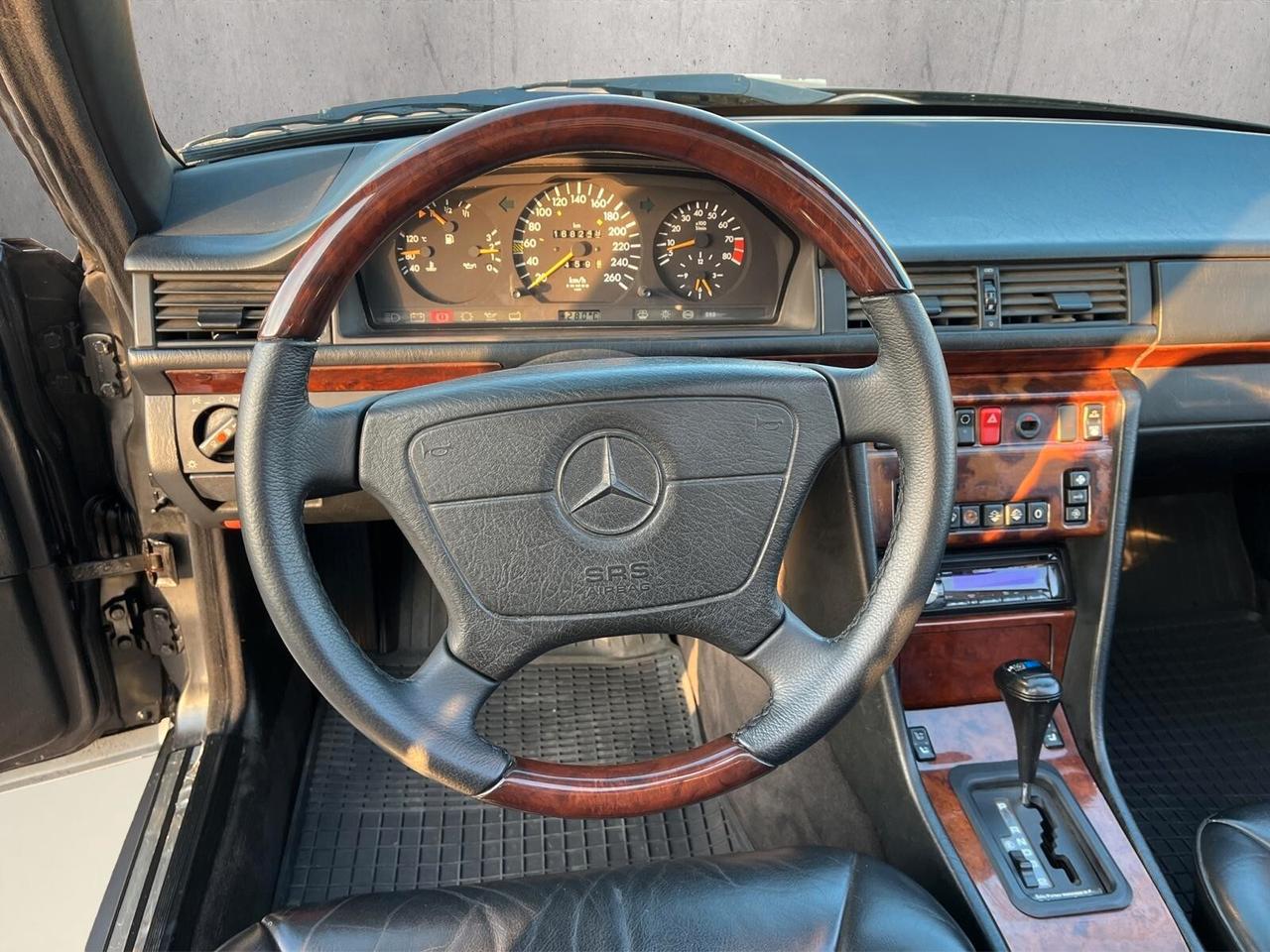 Mercedes-benz E 300 CE 24V SPORTLINE CABRIO