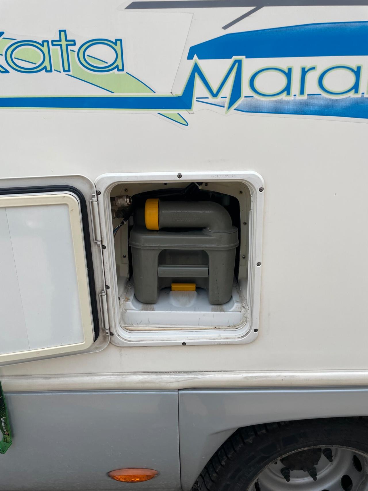 Ford Autocaravan mansardato Rimor Katamarano 5 - 6 posti letto