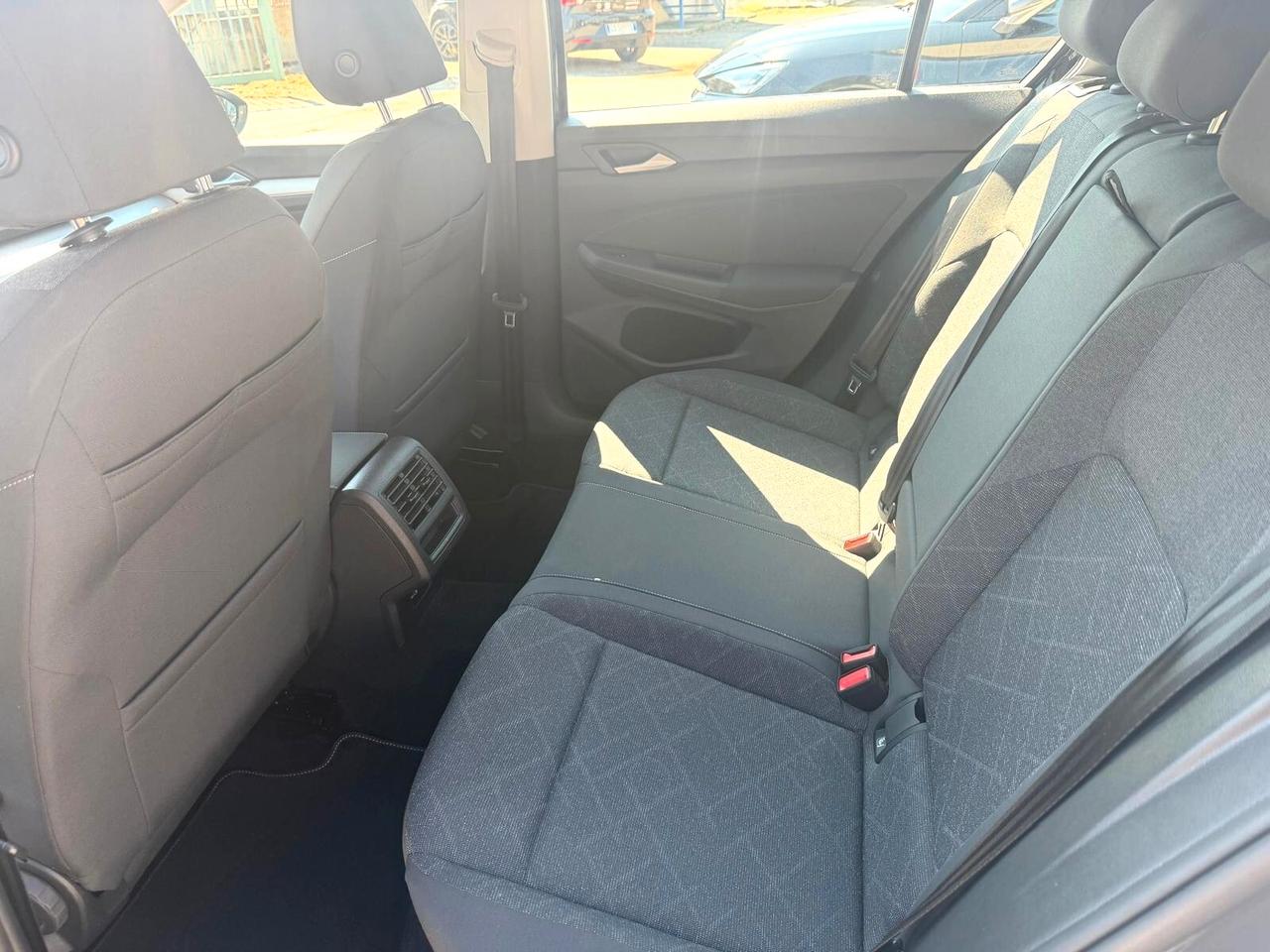 Volkswagen Golf 1.5 TGI DSG Life
