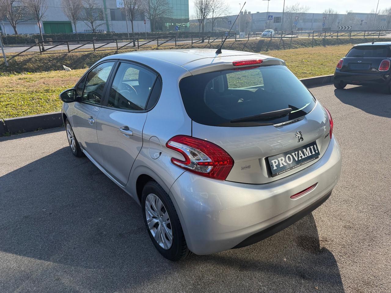 Peugeot 208 1.2 Neopatentati