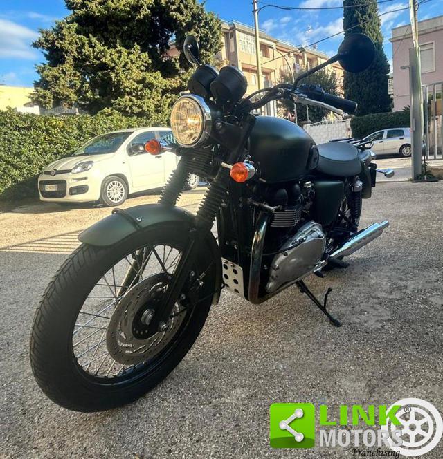 TRIUMPH Bonneville T100 986 MF Steve MC Queen number 698 limited edition