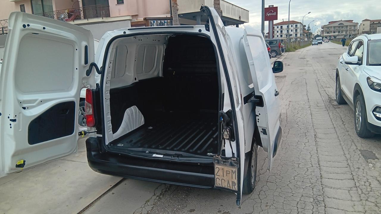 Peugeot Partner 3 posti usato mondialcars 021