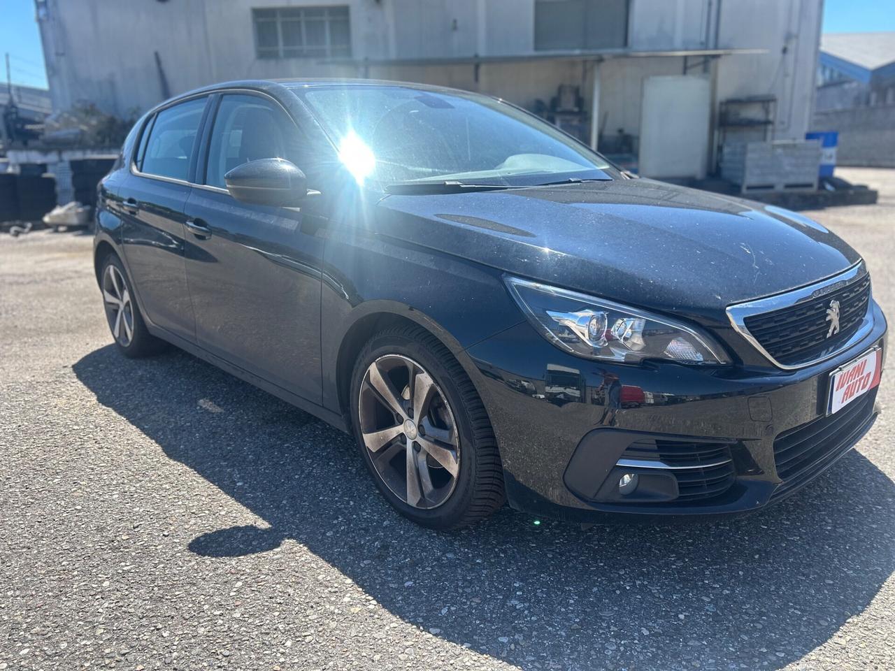 Peugeot 308 BlueHDi 120 LEGGI NOTE.