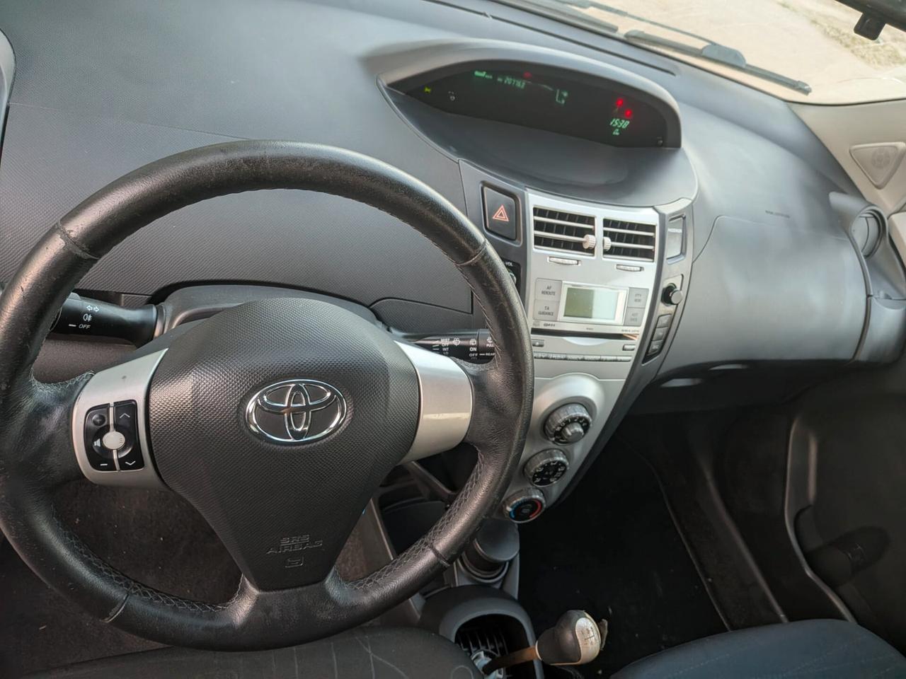 Toyota Yaris 1.0 5 porte