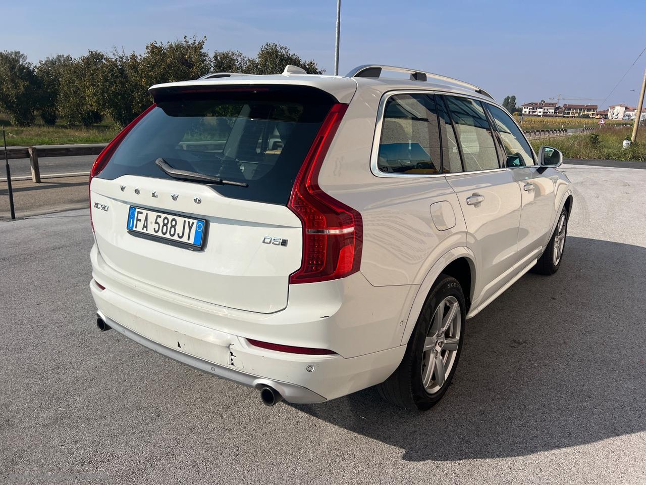 VOLVO XC90 D5 AWD Geartronic 7 posti Momentum FULL LED TAGLIANDI VOLVO